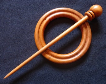 Shawl pin in Cherry, small head #15