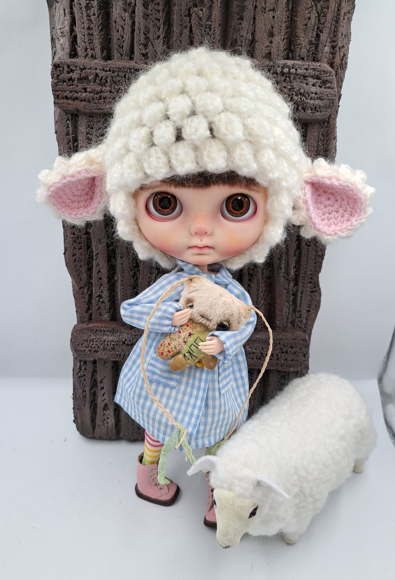Gorro de oveja para muñeca Blythe. Ropa para Blythe. Gorro a crochet para Blythe doll, Blythe ropa, blythe muñeca, ropa para Blythe image 2