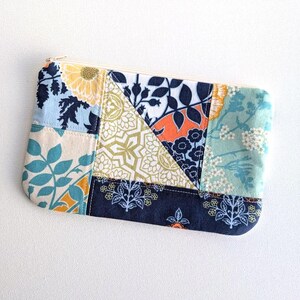 Scrap Patchwork Zipper Pouch: Handmade Cosmetic & Toiletry Bag
