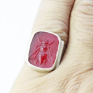 Anel de abelha grega com entalhe esmaltado - Anel com entalhe - Anel antigo - Anel de prata - Anel minimalista - Presente antigo para ele - Anel masculino
