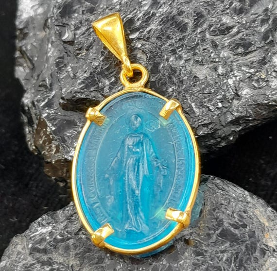 Glass Intaglio Virgin Mary Pendant: 925K Silver Necklace