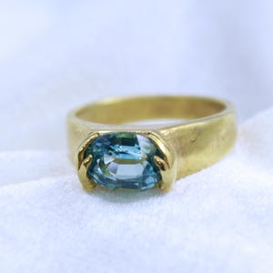 Blue Paraiba Tourmaline Stone Hand Figured Unique Sterling Silver Ring - Handmade Gemstone Ring - Gift For Her Minimalist Ring