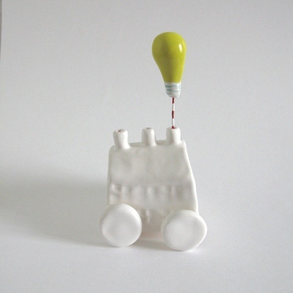 Mobile Idea Factory - little ceramic sculpture on wheels