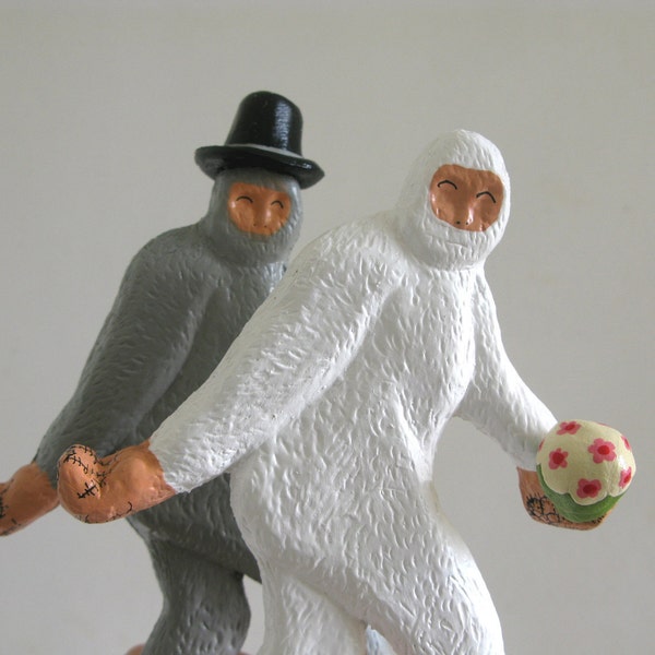 Wedding Cake Toppers - Large Bigfoot Couple