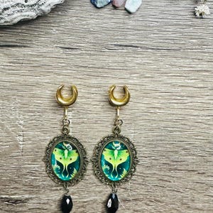 Dangle Gauges Plug Earrings Gold or Silver Antique Frame Luna Moth Tunnels Hider Plugs Saddles Stretched Ear Jewelry 2g (6mm) - 1’’ (25mm)