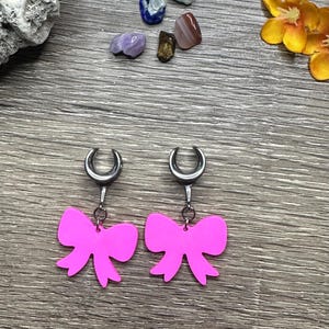Dangle Gauges Plug Earrings Gold or Silver Bright Pink Bow Tunnels Hider Plugs Saddles Stretched Ear Jewelry 2g (6mm) - 1’’ (25mm)