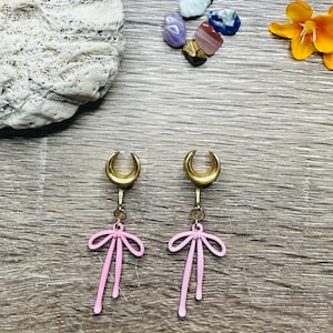 Dangle Gauges Plug Earrings Gold or Silver Pink Bow Tunnels Hider Plugs Saddles Stretched Ear Jewelry 2g (6mm) - 1’’ (25mm)