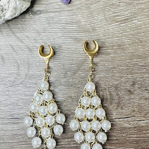 Dangle Gauges Plug Earrings Gold Pearl Cluster Vintage Victorian Tunnels Saddles Hider Plugs Bridal Wedding 2g (6mm) - 1’&#39; (25mm)