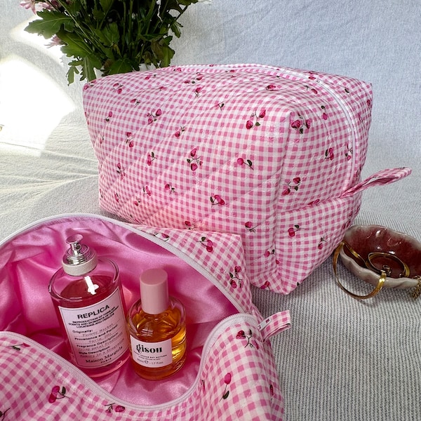 手作りの布キルティングバッグ