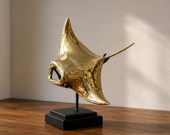 Escultura de manta raya de bronce dorado: arte marino balinés hecho a mano, regalos de cumpleaños, regalos de Navidad, regalos de bronce.