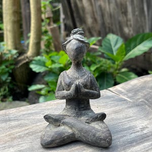 Handmade Resin Woman Statue: Balinese Art, Graceful Home Decor