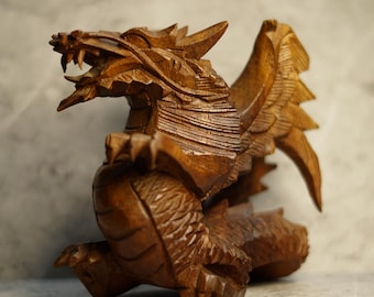 バリ島のナガ族の龍の木彫り彫刻：手彫りのバリ美術像 - Etsy 日本