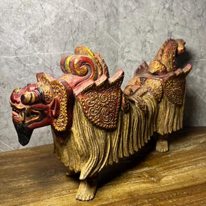 Schutzgeist – Balinesische Barong Figur aus Resin | Handgemachte Kulturelle Dekoration