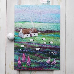 Carte écossaise, Highland Cottage avec carte de voeux imprimée mouton.