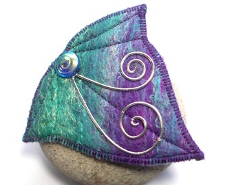 Felt Ivy Leaf Shaped Brooch in Teal and Purple, Handmade Fibre Art Shawl Pin, Great as a Cloak Clasp or Cardigan Closure.