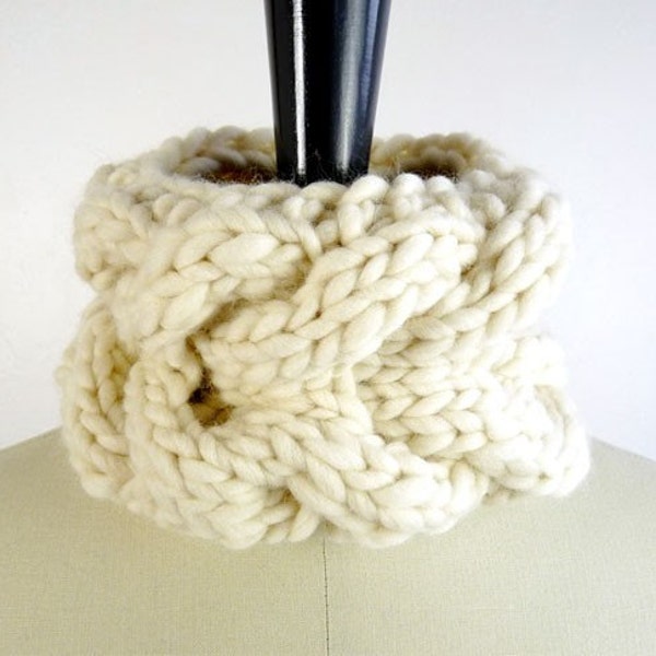 Chunky Knit Cowl in Cream Organic Wool - Free Shipping