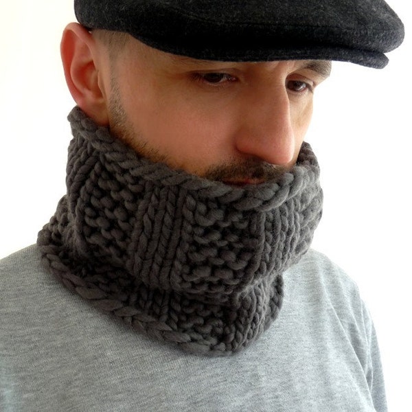 Chunky Knit Cowl in Gray Pure Merino Wool for Men and Women