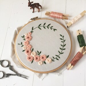 Flourishing Crown digital hand-embroidery pattern, beginner friendly image 4