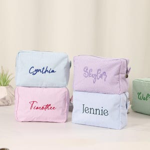 Personalized Seersucker Makeup Bag, Custom Embroidered Name Makeup, Gift for Her, Christmas Gift, Cosmetic bag, Bridesmaid Toiletry Bag
