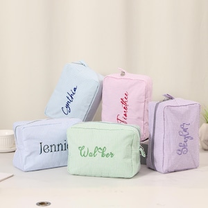 Personalized Makeup Bag ,Christmas Gift, Bridal Party Gifts, Cosmetic Bag, Custom Embroidered Makeup Bag, Gift for Her, Cosmetic bag