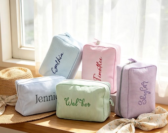 Custom Cosmetic Bag for Bridesmaid , Custom Makeup Bag, Personalized gift for Bridal party, Gift for Her, Gift for Bridesmaid, Sorority Bag