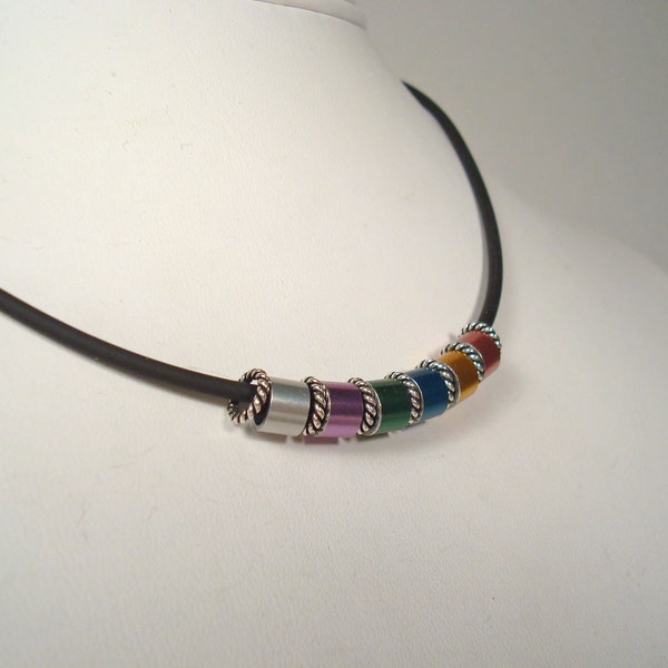 Color bits choker