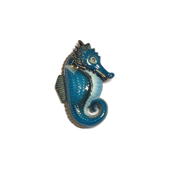 Vintage Toshikane Arita right facing seahorse button