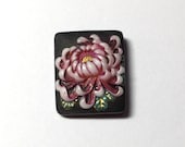 Vintage Toshikane Arita purple pink mum flower button