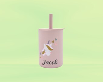 Tazza con beccuccio in silicone con nome personalizzato per neonati dai 6 mesi in su con cannuccia, tazza da allenamento per bambini con incisione personalizzata, regalo per baby shower