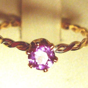 Alexandrite Ring color change violet to pink lab grown 4mm - 14k gold filled eco friendly - Prong set solitaire - Custom made in your Size