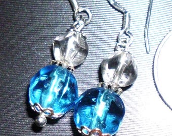 Brincos Azul Suíço - Fios de Prata de Lei 925 - Contas de Cristal de Rocha e Cristal Sintético com Acabamento em Prata - Comprimento de 1,9 cm (3/4") - Total de 3,2 cm (1,25")