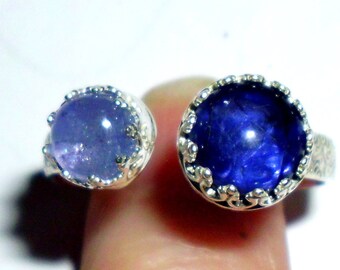 Anel com tanzanita e iolita em formato de coroa aberta, cravejado em prata de lei 925 maciça e ética. Feito sob encomenda nos EUA por mim. Autêntica pedra natural roxa e azul.