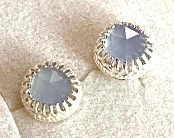 Brincos de calcedônia lavanda de 7 mm - Corte rosa facetado em prata de lei 925 - Feitos à mão nos EUA