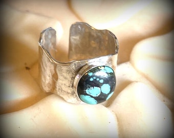 Brede golvende vetgedrukte turkooizen ring - Massief sterlingzilver - Verstelbaar van maat 4 of 5 tot maat 10 - I made it in USA met Desert Turquoise