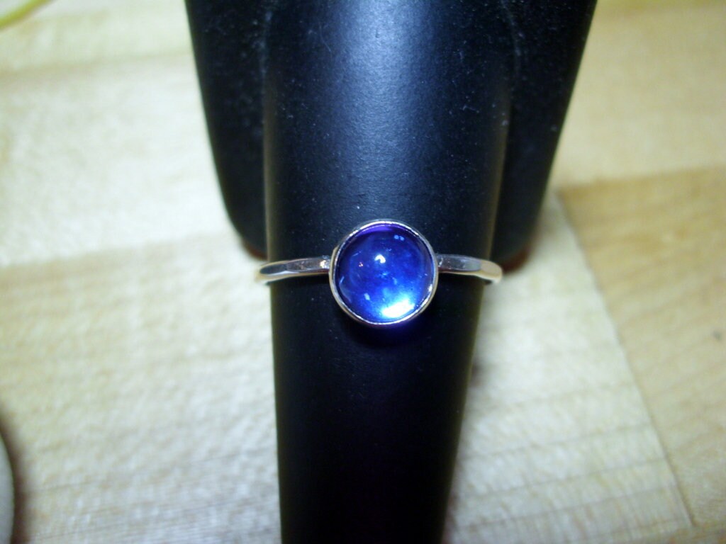 Ring Sapphire Blue eco-friendly solid sterling silver - Custom Made in your Size - 7mm stone 16 ga flat hammered band