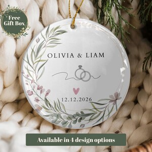 Adorno personalizado para recién casados, Nuestra primera Navidad como casados, Regalo para recién casados, Adorno para recién casados, Recuerdo de boda personalizado, Regalo para el Sr. y la Sra.