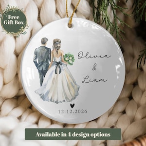 Adorno personalizado para recién casados, Nuestra primera Navidad como casados, Regalo para recién casados, Adorno para recién casados, Recuerdo de boda personalizado, Regalo para el Sr. y la Sra.