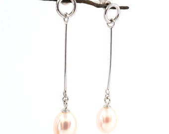 Freshwater Pearl Earrings with Single Circle, Gift for Her, Gift for Mom, Pearl Earrings, Silver Earrings, Dangling Earrings