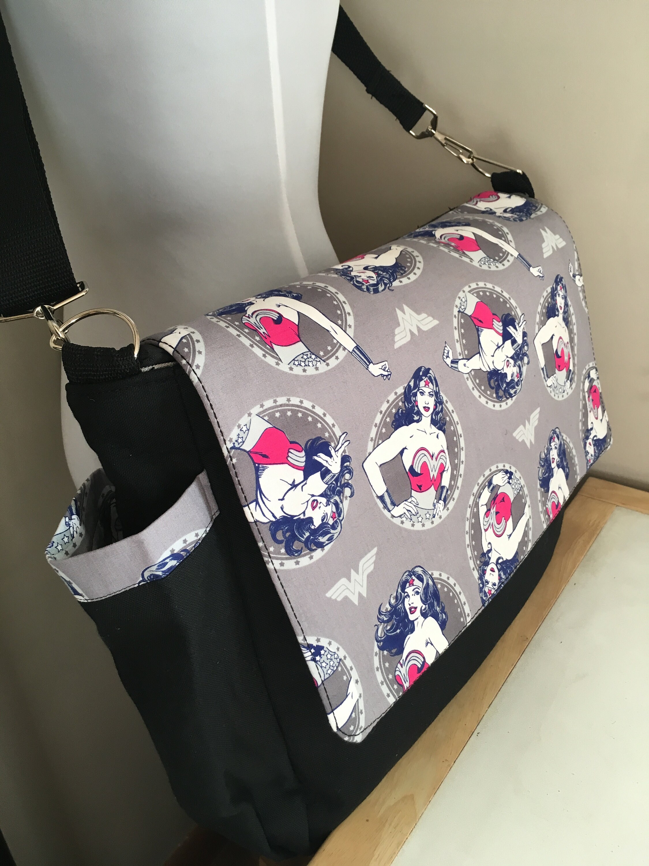 wonder woman messenger bag