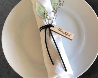 Gepersonaliseerde dankbare tags voor bruiloften - Gegraveerde houten servetringen voor Thanksgiving-feest 50 stuks