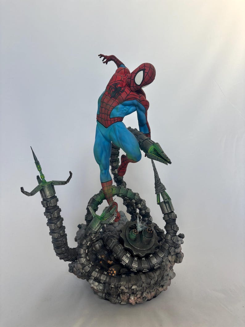 handpainted collectable statue spiderman 1:6 scale model, marvel, disney, peterparker,