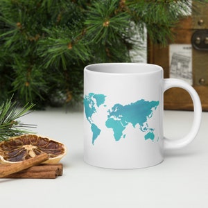 Blaue Weltkarte Keramiktasse Reisegeschenke Große Kaffeetasse 20 Unzen ästhetische Tasse Kaffee-Liebhaber-Geschenk Kaffeetassen Bester Freund Geschenk Reisebecher