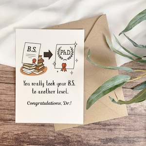 Carte de remise des diplômes de doctorat drôle, carte de remise des diplômes du docteur docteur, cadeau pour diplômé de l'enseignement supérieur, promotion 2025, cadeau de félicitations pour un diplômé de doctorat