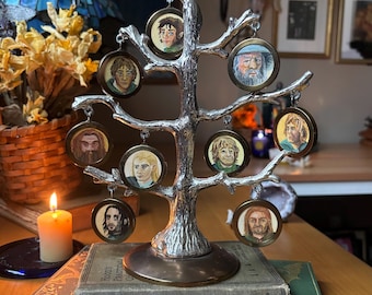 Original Fellowship LOTR Painted Portraits in Silver Family Tree