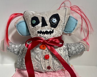 Lacy The Primitive Folk Art Doll Who Loves Anything Japan