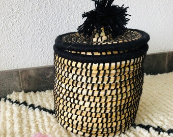 boite berbere noire en palmier et laine - panier berbere noire avec couvercle - corbeille ethnique