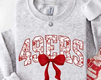 Vintage 49ers Maskottchen-Sweatshirt mit floralem Toile-Muster und Schleife, 49ers Game Day Rundhalsausschnitt, Geschenk für Football-Fans, Retro 49ers Sweatshirt