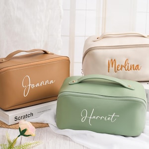 Personalisierte Leder Make-up Tasche, gestickte Kosmetiktasche, Reise-Organizer für Sie, Geschenk Brautjungfer, Muttertagsgeschenk