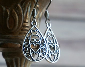 Small Silver Filigree Dangle Earrings for Women, Cute Earrings for Mom, E3