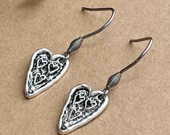 Heart Earrings Family Jewelry 3 Hearts Silver Tone Artisan Style Drop Earrings Dangle Earrings Gift for Mother Daughter Sister